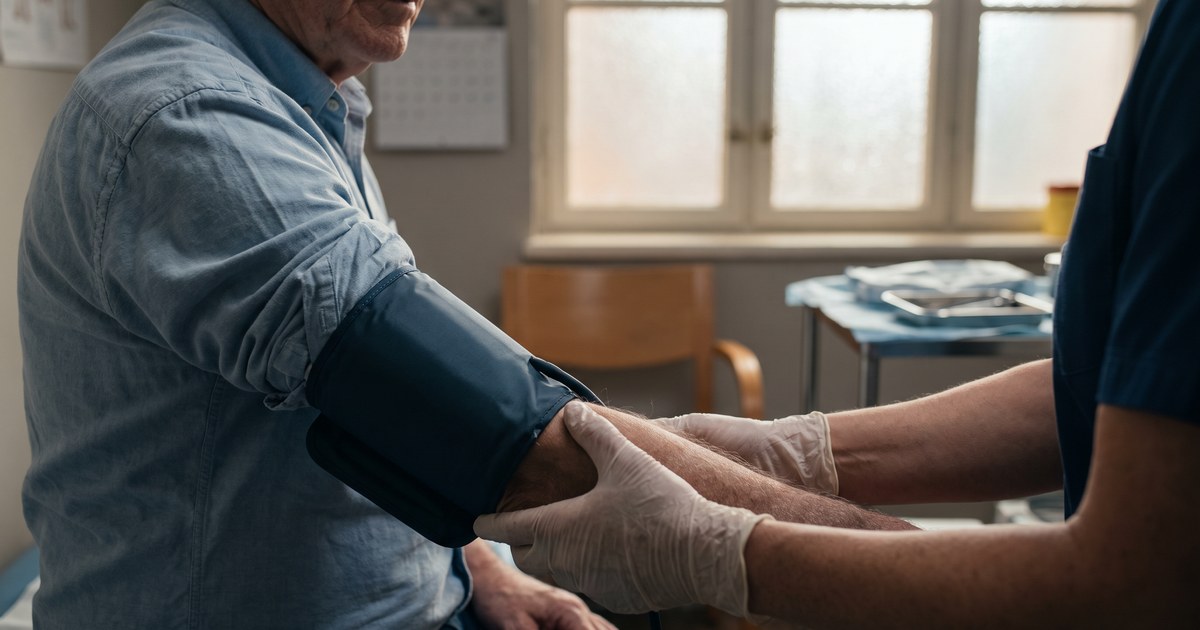 Blutdruck unter 120 mmHg: Mehr Schutz, mehr Risiken?